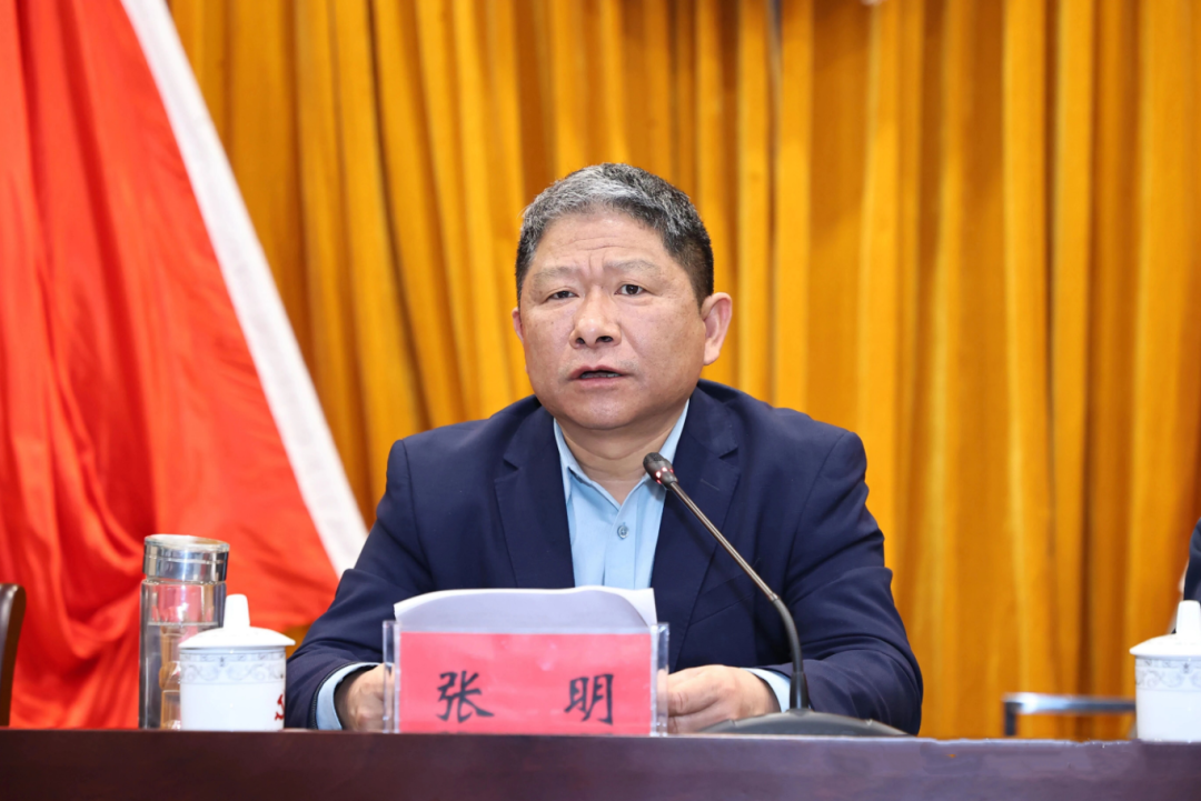 縣委副書(shū)記張明_副本.png